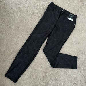 NWT Simply Vera Wang SnakeSkin Jeggings